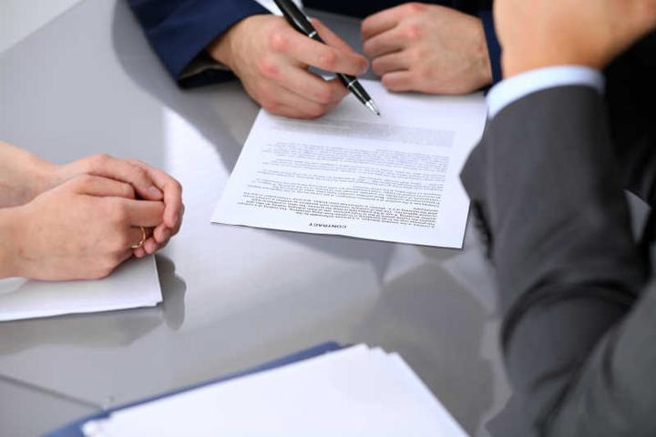 客服人员工作场景